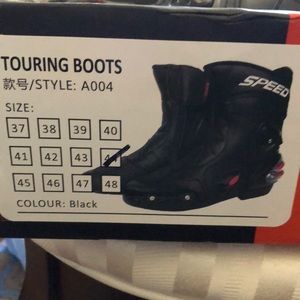 Motorcycle boots, Riding Tribe